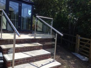 External glass balustrade to steps