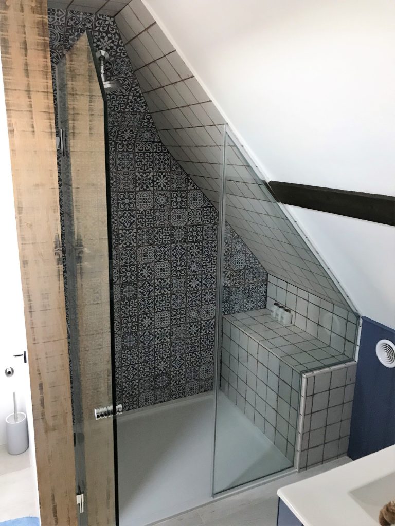 Shaped Shower Screen